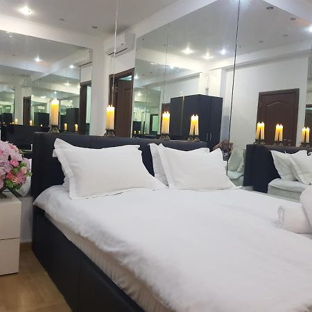 בוקרשט Mirrors Room Mega Mall National Arena מראה חיצוני תמונה